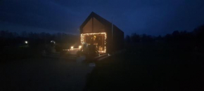 Domek mazurski całoroczny nad jeziorem z jacuzzi SPA, Pasym